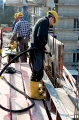WIBRATOR POGRĄŻALNY WACKER NEUSON IRFU 45:230:5 DO BETONU (WAŁEK 5 M, BUŁAWA 45 MM) - na budowie.webp